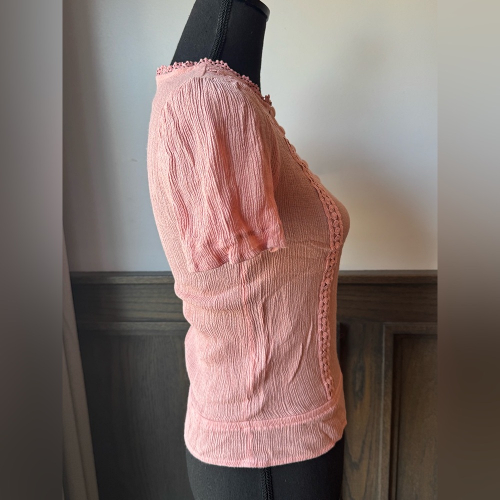E&M Elegant Pink Button-Detail Women's Blouse medium - Picture 5 of 7
